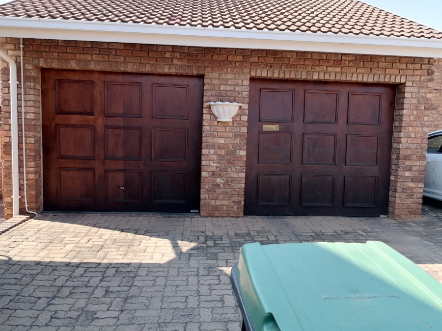 3 Bedroom Property for Sale in Safari Gardens North West